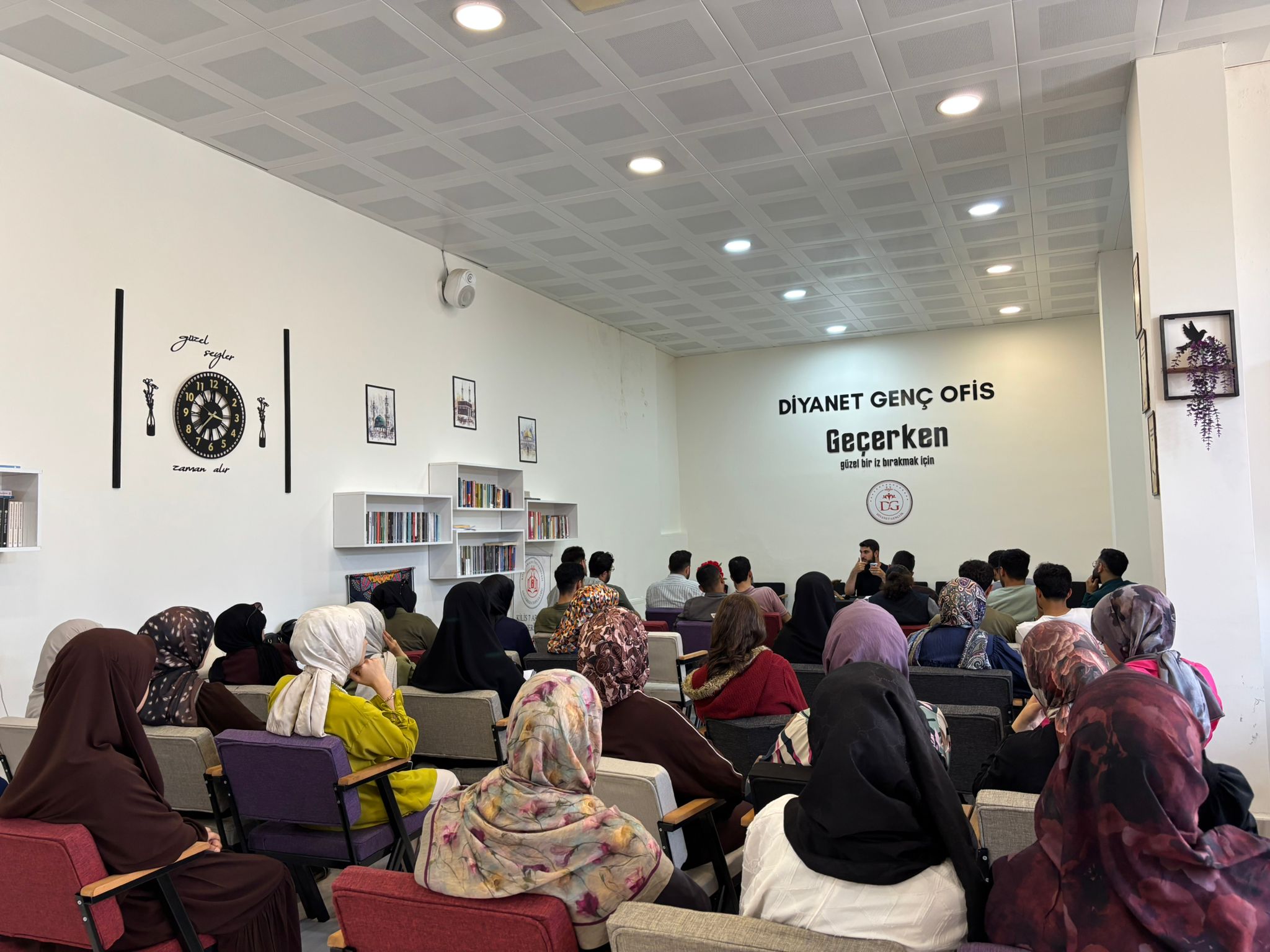 “Akide ve Kimlik: Müslümanın Dünyayı Okuma Biçimi” Başlıklı Konferans Gerçekleştirildi